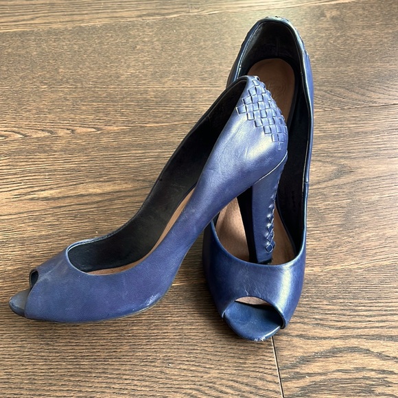 Elliot Lucca Peep-toe Pump - Picture 1 of 9